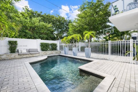 Adosado en venta en Fort Lauderdale, Florida, 3 dormitorios, 250.37 m2 № 1999714 - foto 3