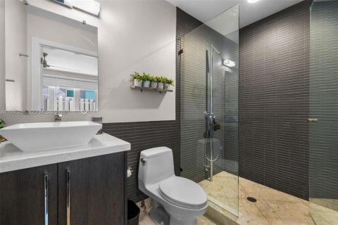 Adosado en venta en Fort Lauderdale, Florida, 3 dormitorios, 250.37 m2 № 1999714 - foto 23