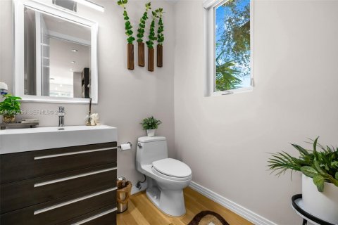 Adosado en venta en Fort Lauderdale, Florida, 3 dormitorios, 250.37 m2 № 1999714 - foto 11