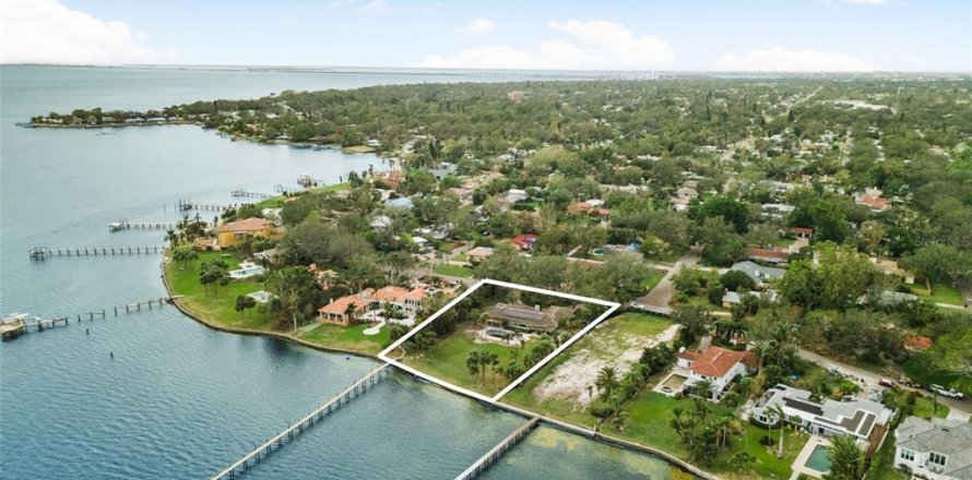 Casa en Saint Petersburg, Florida 4 dormitorios, 265.33 m2 № 1440360