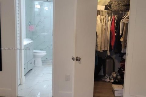 Снять в аренду кондоминиум в Лодерхилл, Флорида 2 спальни, 90.3м2, № 1990363 - фото 16