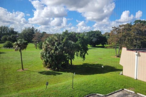 Снять в аренду кондоминиум в Лодерхилл, Флорида 2 спальни, 90.3м2, № 1990363 - фото 23