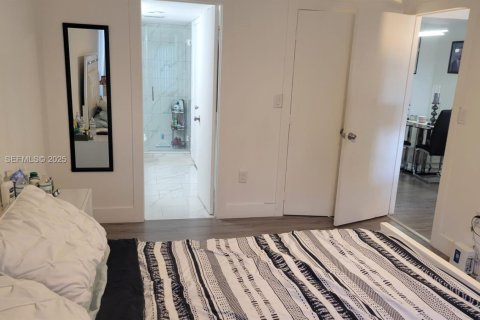 Снять в аренду кондоминиум в Лодерхилл, Флорида 2 спальни, 90.3м2, № 1990363 - фото 15