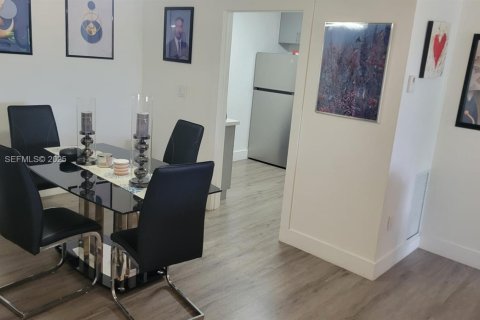 Снять в аренду кондоминиум в Лодерхилл, Флорида 2 спальни, 90.3м2, № 1990363 - фото 8