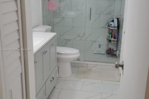 Снять в аренду кондоминиум в Лодерхилл, Флорида 2 спальни, 90.3м2, № 1990363 - фото 17