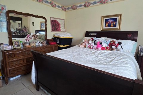 House in Kendall, Florida 4 bedrooms, 190.64 sq.m. № 1715216 - photo 8