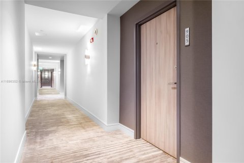 Condominio en venta en Miami Beach, Florida, 1 dormitorio, 73.67 m2 № 1962984 - foto 11