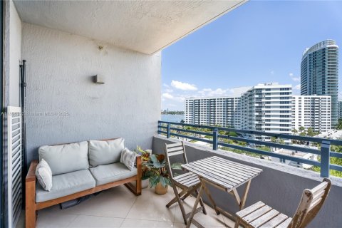 Condominio en venta en Miami Beach, Florida, 1 dormitorio, 73.67 m2 № 1962984 - foto 7