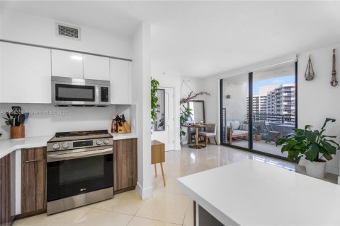 Condominio en venta en Miami Beach, Florida, 1 dormitorio, 73.67 m2 № 1962984 - foto 6