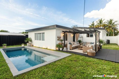 House in Hollywood, Florida 3 bedrooms, 141.21 sq.m. № 2178293 - photo 18
