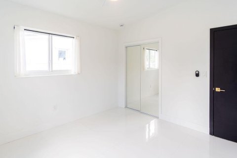 House in Hollywood, Florida 3 bedrooms, 141.21 sq.m. № 2178293 - photo 28