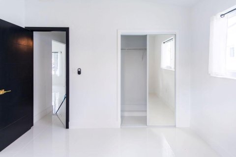 House in Hollywood, Florida 3 bedrooms, 141.21 sq.m. № 2178293 - photo 30
