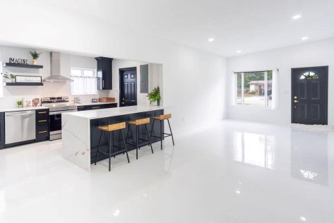 House in Hollywood, Florida 3 bedrooms, 141.21 sq.m. № 2178293 - photo 7