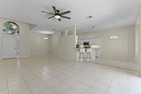 House in Lake Mary, Florida 3 bedrooms, 165.64 sq.m. № 1905816 - photo 7