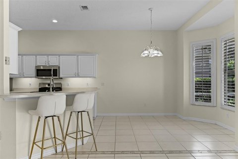 House in Lake Mary, Florida 3 bedrooms, 165.64 sq.m. № 1905816 - photo 10