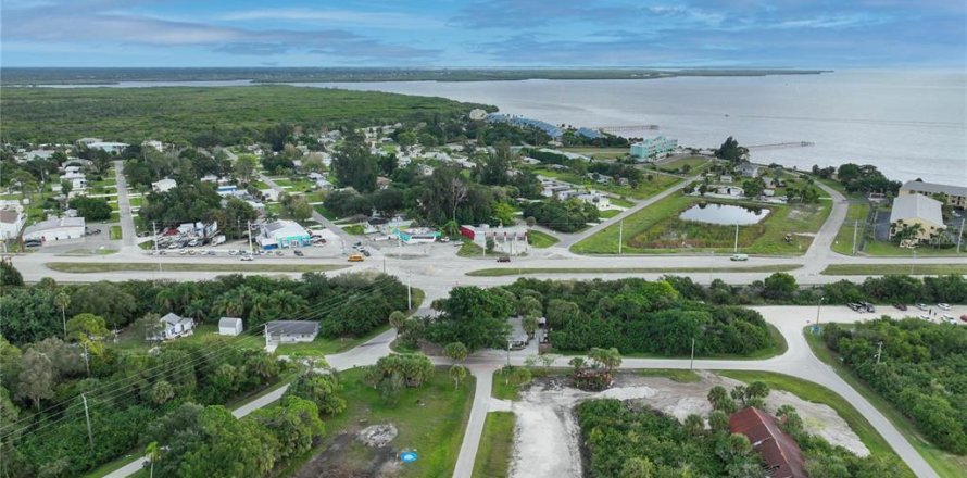 Commercial property in Port Charlotte, Florida 122.26 sq.m. № 214921