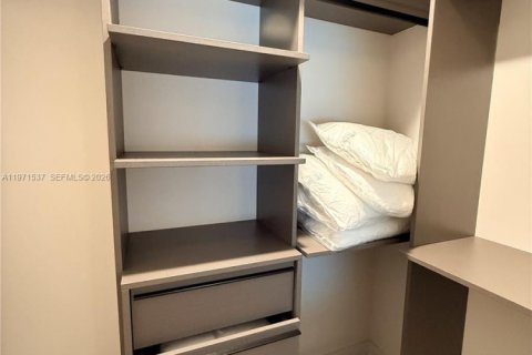 Condominio en venta en Miami, Florida, 1 dormitorio № 2032467 - foto 12