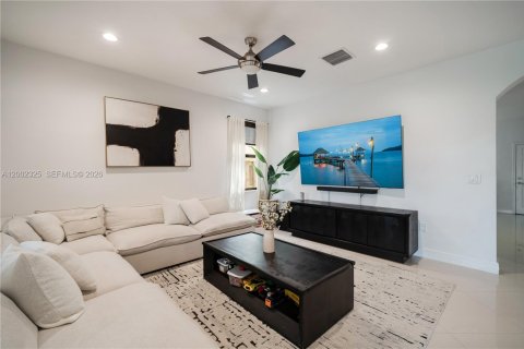 House in Doral, Florida 3 bedrooms, 228.73 sq.m. № 2072698 - photo 19