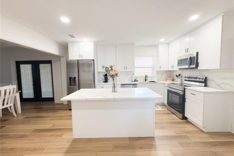 Casa en alquiler en Largo, Florida, 2 dormitorios, 98.38 m2 № 1841573 - foto 9