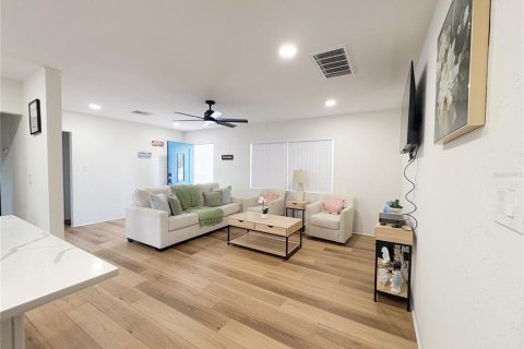 Casa en alquiler en Largo, Florida, 2 dormitorios, 98.38 m2 № 1841573 - foto 12