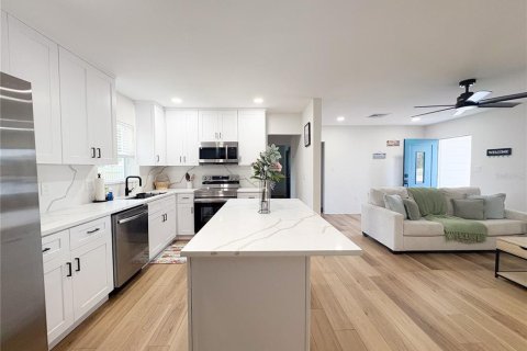 Casa en alquiler en Largo, Florida, 2 dormitorios, 98.38 m2 № 1841573 - foto 10