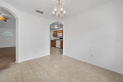 Villa ou maison à vendre à DeLand, Floride: 3 chambres, 199.18 m2 № 2308544 - photo 11
