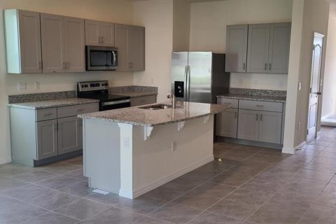 Adosado en alquiler en Kissimmee, Florida, 3 dormitorios, 163.32 m2 № 1768035 - foto 2