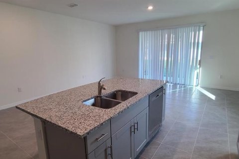Adosado en alquiler en Kissimmee, Florida, 3 dormitorios, 163.32 m2 № 1768035 - foto 4