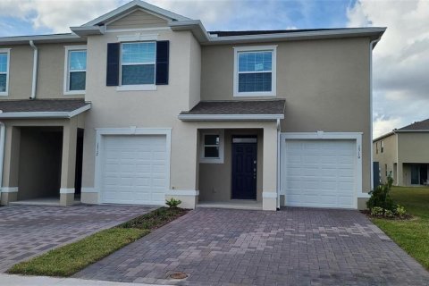 Adosado en alquiler en Kissimmee, Florida, 3 dormitorios, 163.32 m2 № 1768035 - foto 1