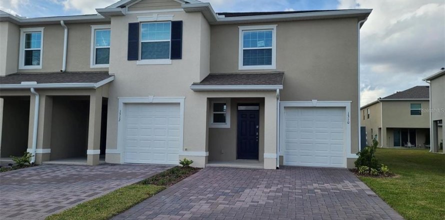Adosado en Kissimmee, Florida 3 dormitorios, 163.32 m2 № 1768035