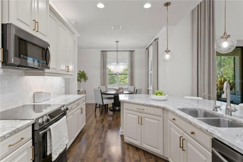 House in Tampa, Florida 4 bedrooms, 292.55 sq.m. № 1885205 - photo 28