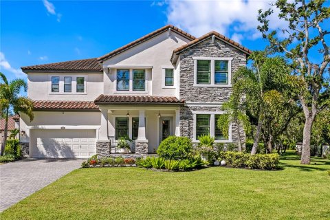 House in Tampa, Florida 4 bedrooms, 292.55 sq.m. № 1885205 - photo 5