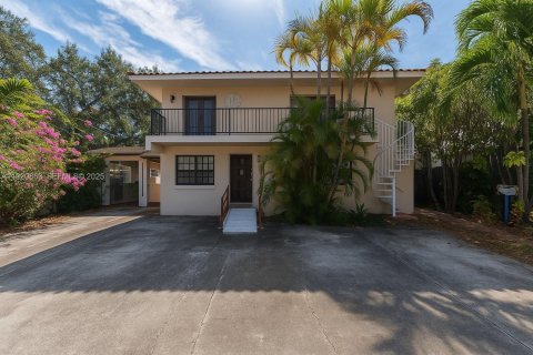 Immobilier commercial à Miami, Floride 442.31 m2 № 2019034