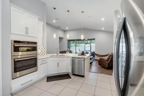 House in CRESTVIEW in Clermont, Florida 3 bedrooms, 188.5 sq.m. № 2166764 - photo 9