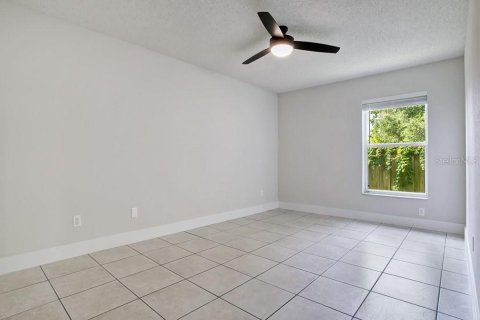 House in Orlando, Florida 4 bedrooms, 167.13 sq.m. № 2209535 - photo 14