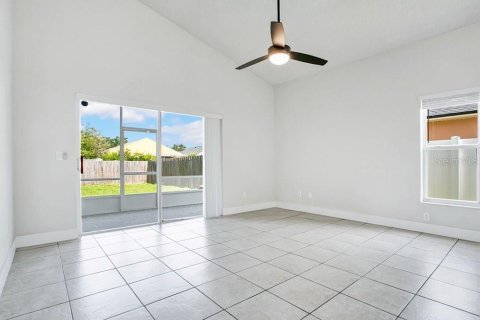 House in Orlando, Florida 4 bedrooms, 167.13 sq.m. № 2209535 - photo 10