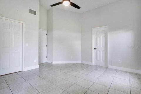 House in Orlando, Florida 4 bedrooms, 167.13 sq.m. № 2209535 - photo 18