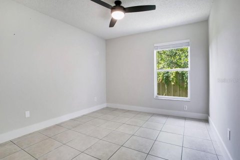 House in Orlando, Florida 4 bedrooms, 167.13 sq.m. № 2209535 - photo 16