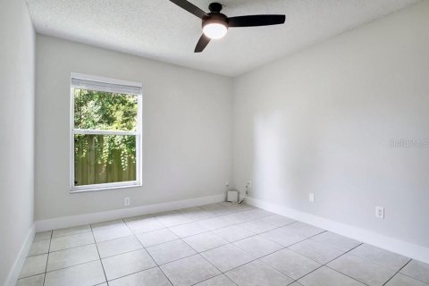 House in Orlando, Florida 4 bedrooms, 167.13 sq.m. № 2209535 - photo 17