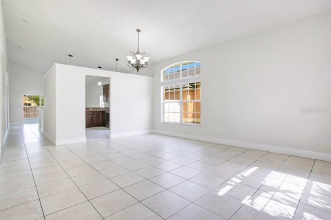 House in Orlando, Florida 4 bedrooms, 167.13 sq.m. № 2209535 - photo 12