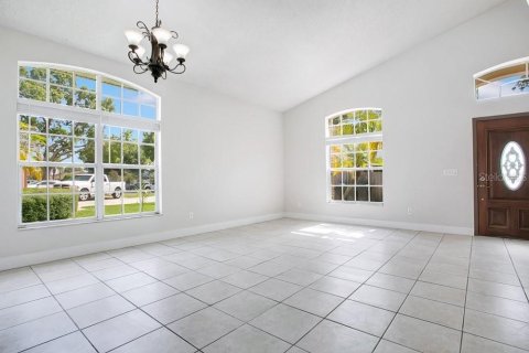 House in Orlando, Florida 4 bedrooms, 167.13 sq.m. № 2209535 - photo 3