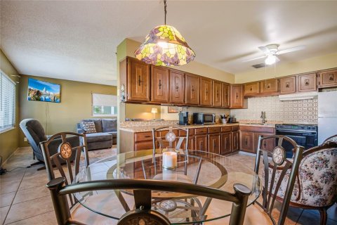 Casa en venta en Kissimmee, Florida, 4 dormitorios, 152.64 m2 № 2388950 - foto 10