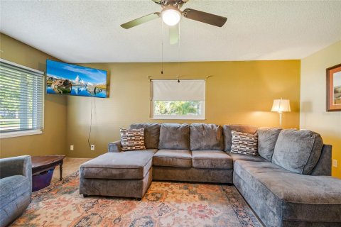 Casa en venta en Kissimmee, Florida, 4 dormitorios, 152.64 m2 № 2388950 - foto 7