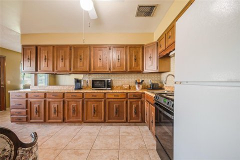 Casa en venta en Kissimmee, Florida, 4 dormitorios, 152.64 m2 № 2388950 - foto 12