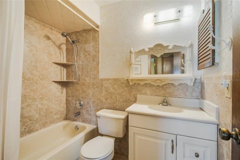 Casa en venta en Kissimmee, Florida, 4 dormitorios, 152.64 m2 № 2388950 - foto 16