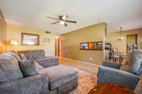 Casa en venta en Kissimmee, Florida, 4 dormitorios, 152.64 m2 № 2388950 - foto 8