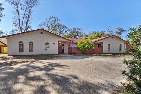 House in Edgewater, Florida 4 bedrooms, 312.15 sq.m. № 1522852 - photo 1