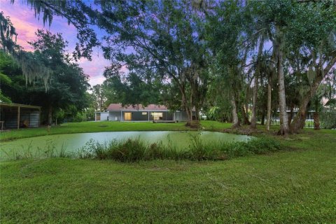 House in Edgewater, Florida 4 bedrooms, 312.15 sq.m. № 1522852 - photo 27
