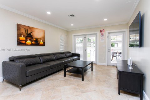 Villa ou maison à louer à Hollywood, Floride: 5 chambres, 183.2 m2 № 2023161 - photo 8