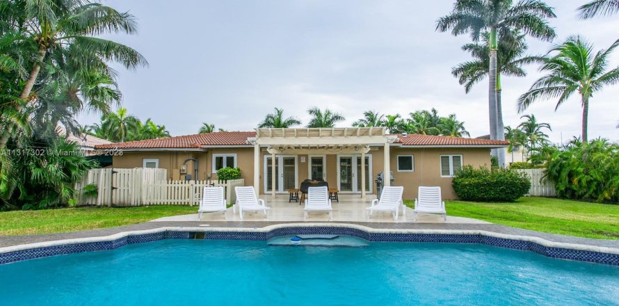 Villa ou maison à Hollywood, Floride 5 chambres, 183.2 m2 № 2023161
